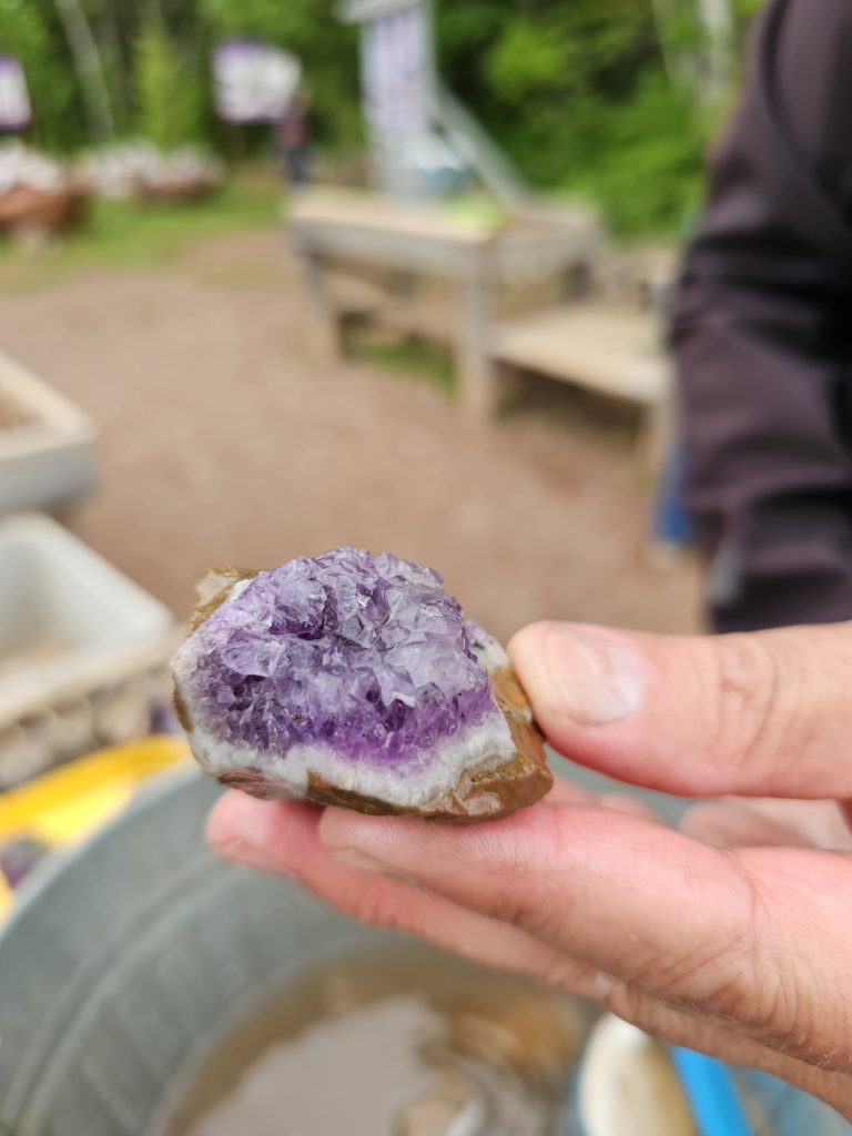amethyst specimens Diamond Willow Mine near Thunder Bay Ontario